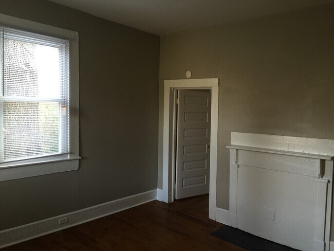 Building Photo - 27 Hemlock Dr