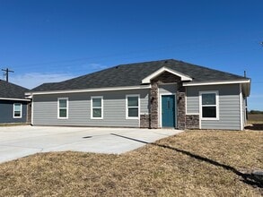 Building Photo - 2020 E Valley Cir