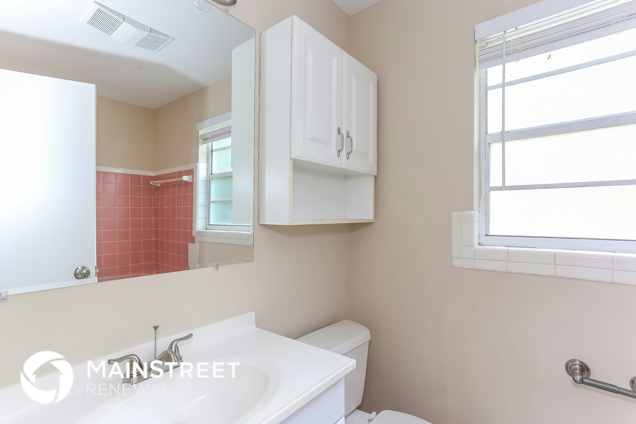 Building Photo - 14623 Sunset Dr