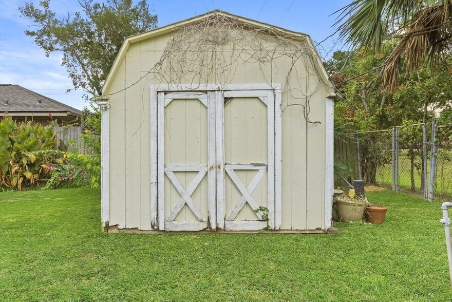 Building Photo - 1422 Delabrook Ct