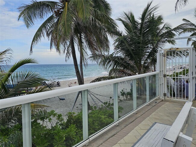 Building Photo - 2030 S Ocean Dr