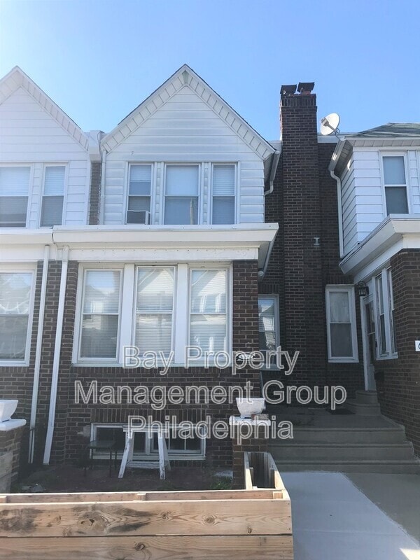 Building Photo - 618 Gerhard St