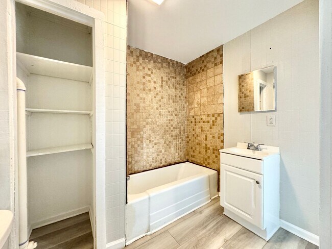 Building Photo - Renovated 2 Bedroom with Optional Third