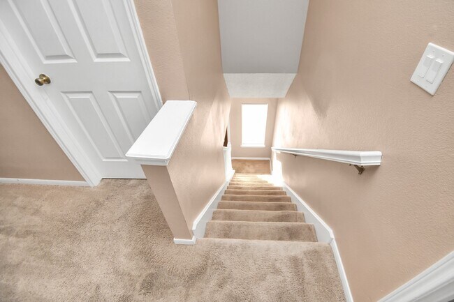 Building Photo - 8723 Rocky Valley Dr