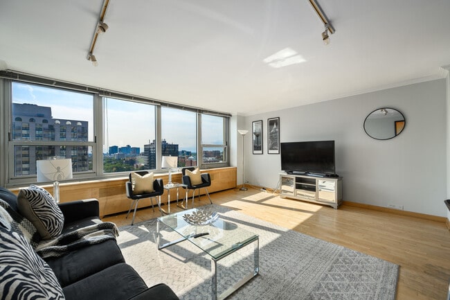 Building Photo - 1255 N Sandburg Terrace