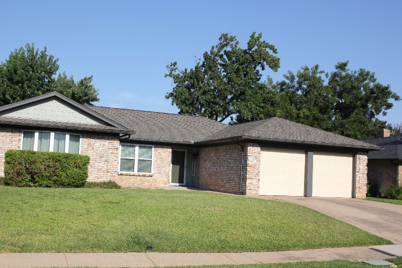 Primary Photo - 412 Live Oak Dr