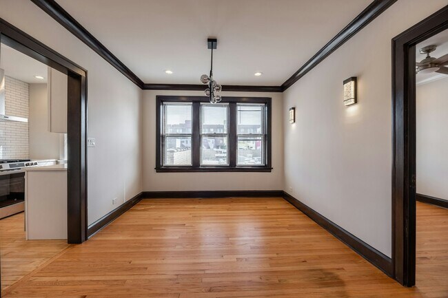 Building Photo - 6409 N Talman Ave