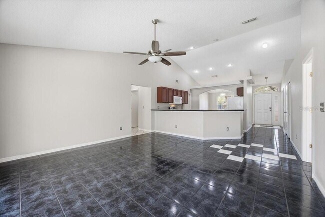 Building Photo - 364 Nevada Loop Rd