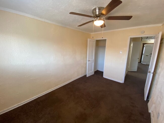 Building Photo - Charming 2-Bedroom Row Home in Sharon Hill