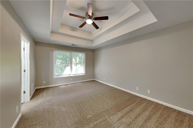 Building Photo - 5665 Enchantress Ln NE