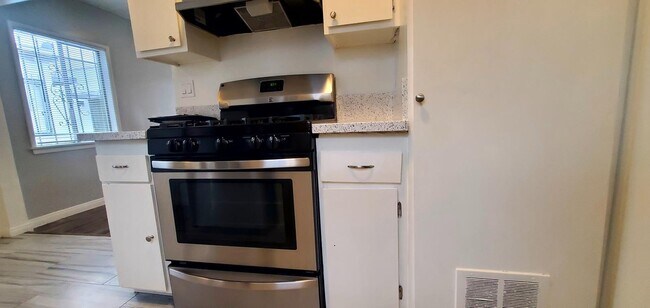 Interior Photo - 3812 Wisconsin St