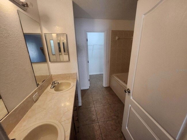 Building Photo - 635 Bluebill Ct