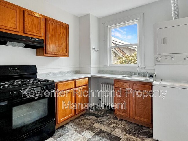 Building Photo - 2806 Hawthorne Ave