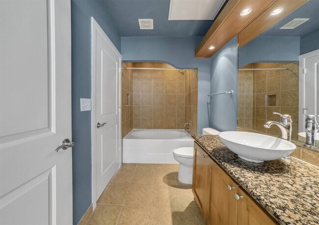 Building Photo - 1010 Rosine St