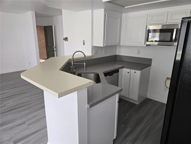 Building Photo - 2612 Avenida Del Vista
