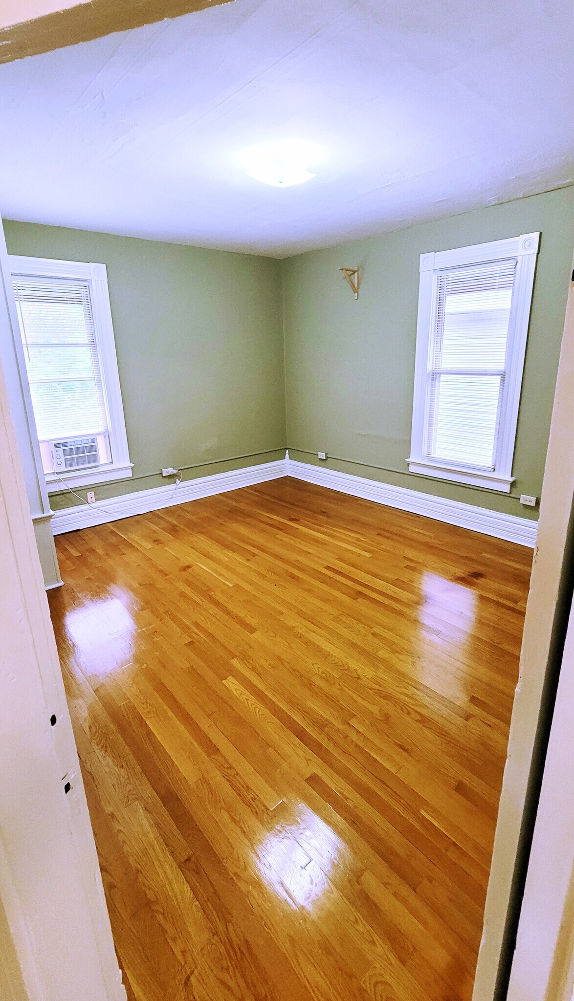 Bedroom - 39 E Duncan St