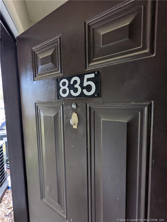 Building Photo - 835 Applewood Ln