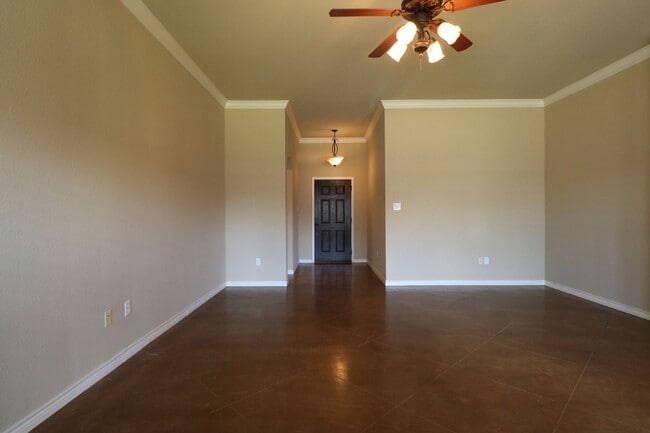 Building Photo - Stallion 3101 - 3105