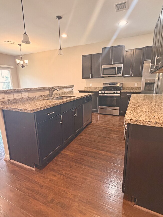 Building Photo - 17145 Wilthorne Gardens Ct
