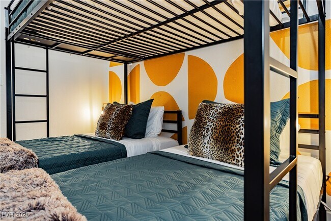 Building Photo - 1414 S 3rd St