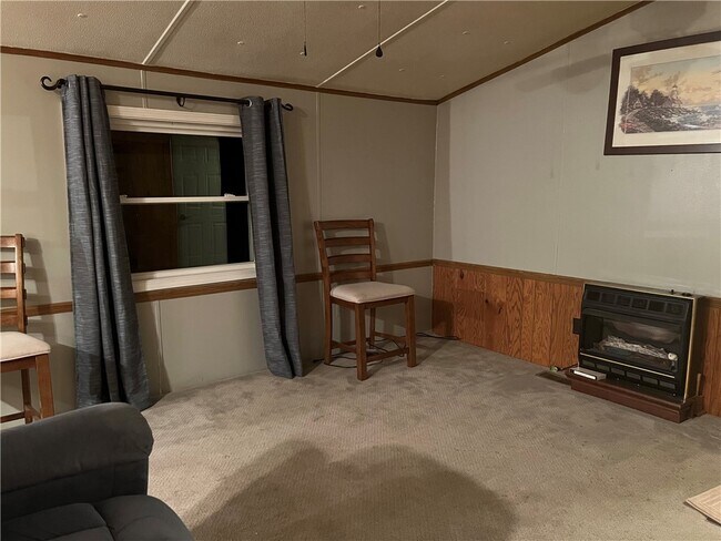 Building Photo - 411 Kelso Dr
