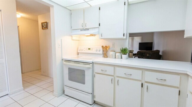 Building Photo - 505 NW 177th St