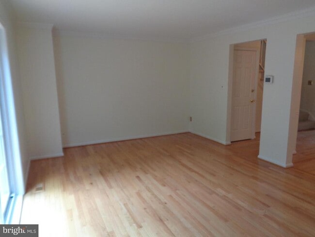 Building Photo - 10 Donagh Ct