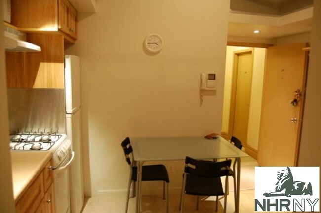 Primary Photo - 321 West 30th Street