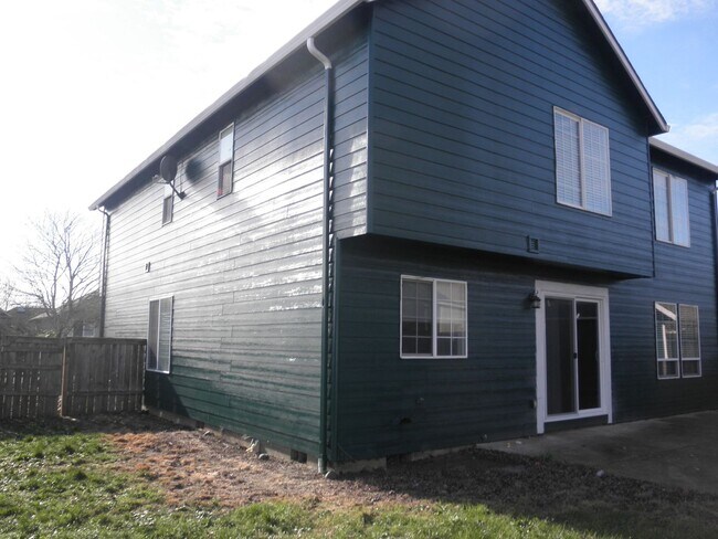 Building Photo - Extra features