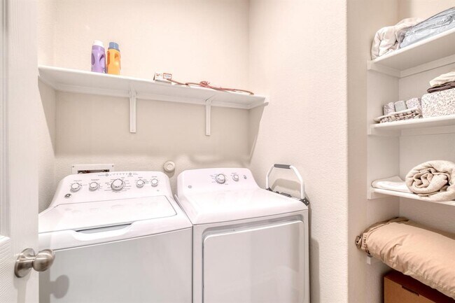 Building Photo - 248 Cherry Vine Dr