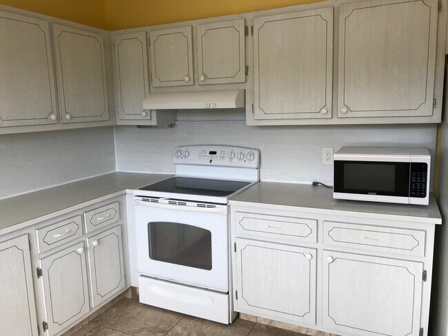 Building Photo - 6289 Lear Dr