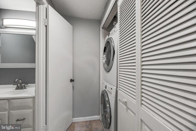 Building Photo - 1592 Lodge Pole Ct