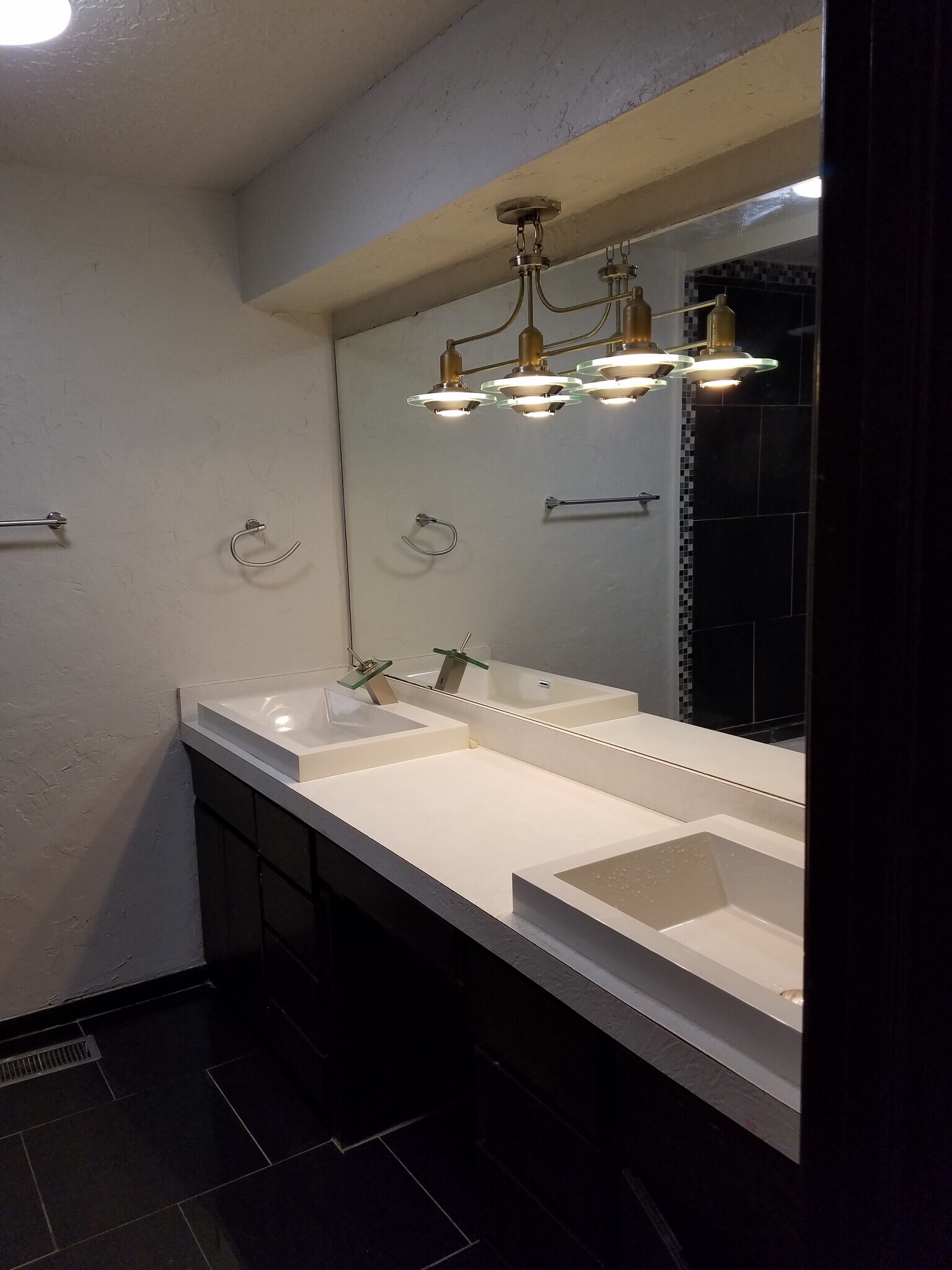 Building Photo - 102 Redbird Cir