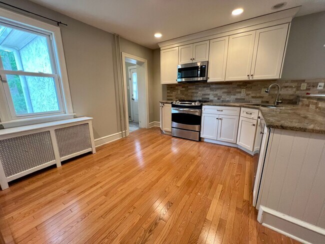 Building Photo - Gorgeous 3-Bedroom Home in Narberth! Avail...