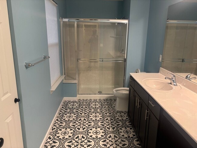 Building Photo - 708 Alban Aly