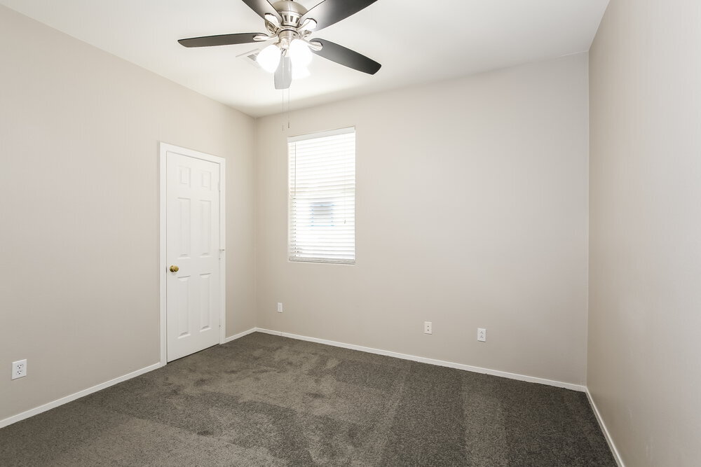 Building Photo - 5633 N Lookout Crest St