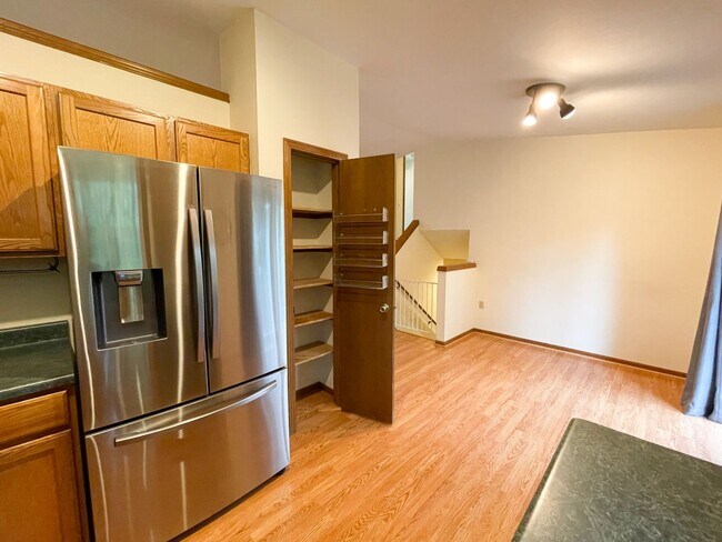 Building Photo - 2820 Warner Ln