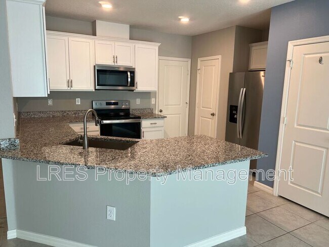 Building Photo - 2271 Hollyberry Wy