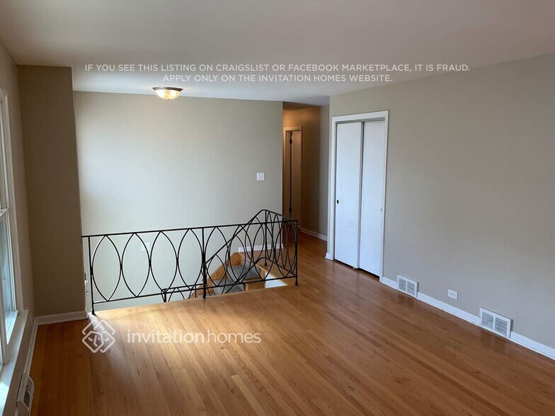 Building Photo - 404 S Crestwood Ln