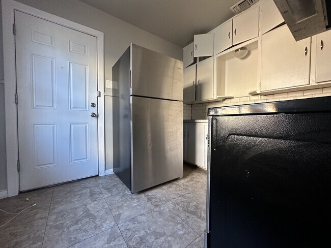 Building Photo - Cozy 1/1 with Private Yard, Close to TTU