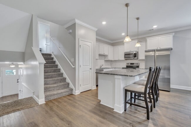 Building Photo - 174 Horizon Ln