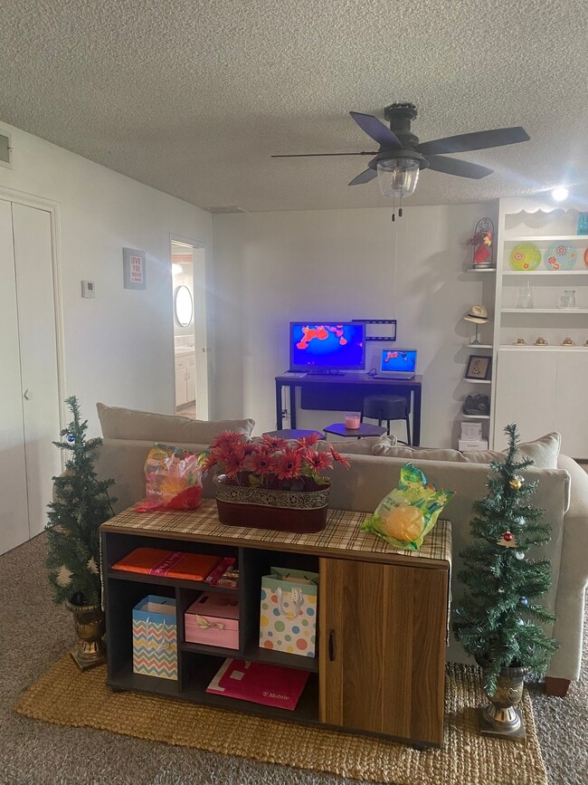 Building Photo - 10 Grey Way