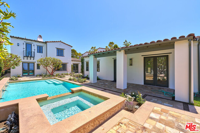 Building Photo - 9 Coral Cay