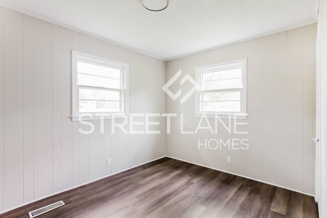Building Photo - Charming 3 Bedroom in Stanley!