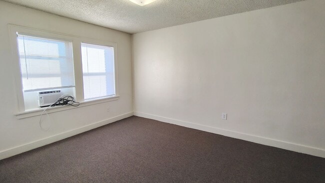 Building Photo - 1 Bed in the Paseo District - Save $100