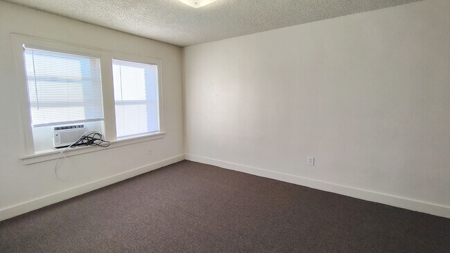 Building Photo - 1 Bed in the Paseo District