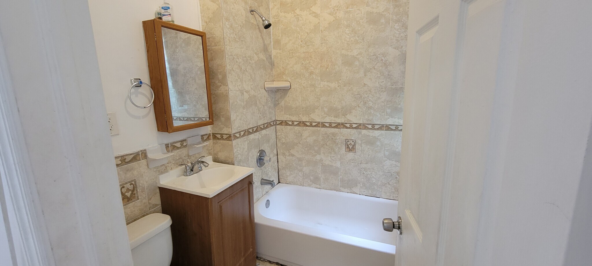 Bathroom - 654 S 19th St