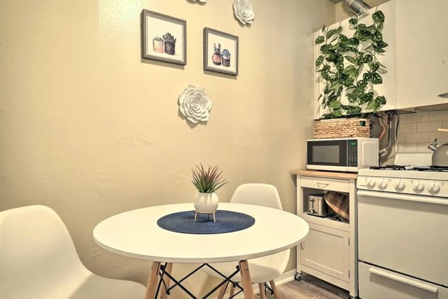 Building Photo - 3918 Thomason Ave