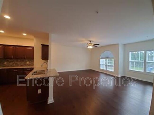 Building Photo - 2608 Pennoak Ln