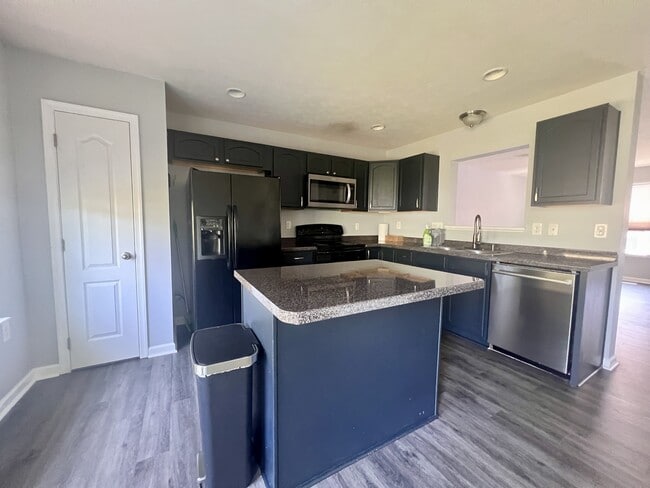 Building Photo - 328 Falcon Run